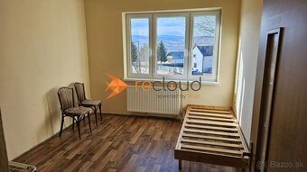 ZNÍŽENÁ CENA  Predám 3 izbový byt s veľkou jedálňou a gará - 6