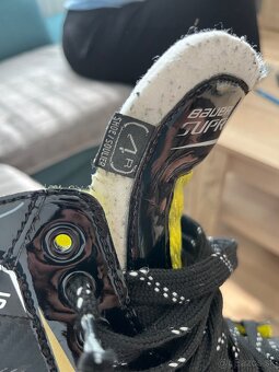 Hokejové korčule Bauer č.37,5 - 6