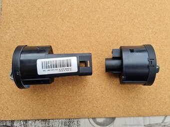 Ovladace vypinac svetiel a stahovanie okien SKODA VW - 6