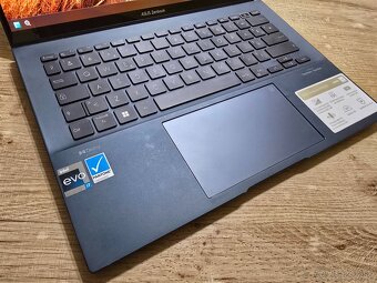Dotykovy Asus Zenbook 14 OLED so 16 gb ram i7 procesorom a 5 - 6