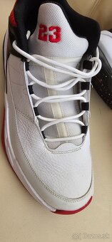 Nike Jordan Max Aura 3 - 6