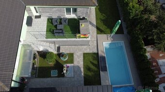 Predávame nadštandardný rodinný dom - 6