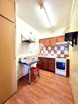 Reality KOMPLEX s.r.o. ponúka na PREDAJ 1 izbový byt v Komár - 6