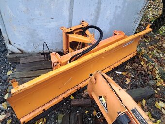 Multicar  Čelní otočná sněhová radlica 2m. - 6