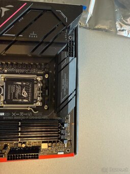 ASUS ROG STRIX B650E-F GAMING WIFI - 6