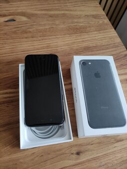 Apple iPhone 7 - 6