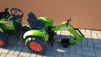 Šlapací traktor Class Axos 330 - 6