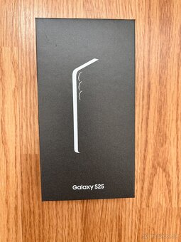 Samsung Galaxy S25 5G Šedá 512GB - 6