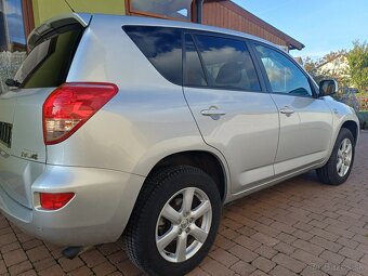 Toyota Rav 4 4x4 2,2 diesel 134 000 km pôvodný lak - 6