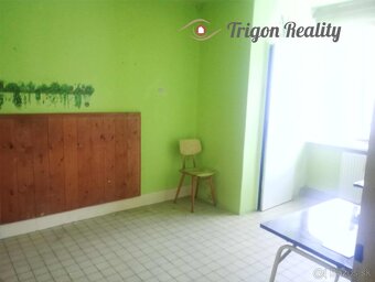 3 izbový (72 m2) tehlový byt I. sídlisko - 6