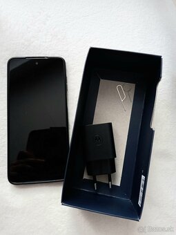 Predám smartfón Motorola moto g 13 - 6