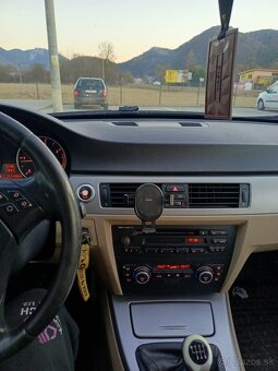 BMW E91 320d 120kw 2006 - 6