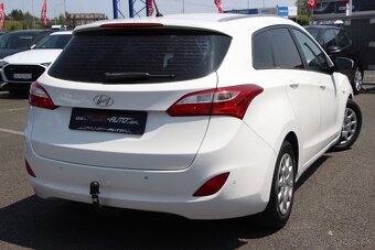 Hyundai i30 CW 1.6i CRDi 16V DOHC Family - 6