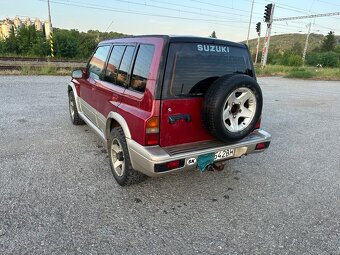 Suzuki Vitara V6 - 6