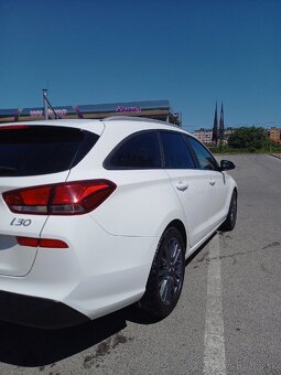 Hyundai i30 CW Kombi 1.4i 73kw - 6