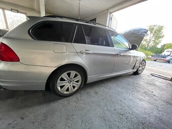 Rozpredam Bmw E91 lift 320d N47 130kw bixenon - 6