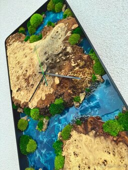 Machove hodiny s drevom a epoxidom 65x35cm - 6