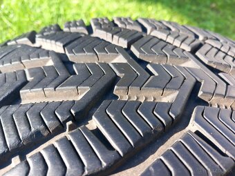 225/40 r18 zimne pneumatiky 2 kusy - 6