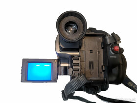 Sony CCD-TRV65E Hi8 Camcorder - 6