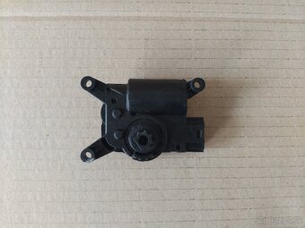 servomotor kurenia, klimatizácie Octavia 3, Superb 3 - 6