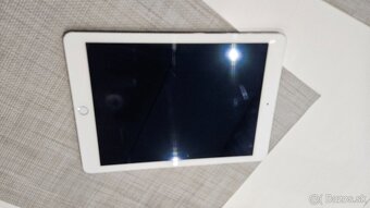 Aple ipad air 2 - 6