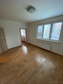 na predaj 2 izbový byt v Handlovej - 6