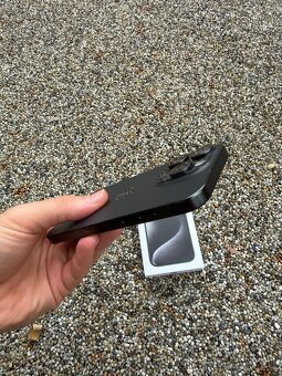 IPhone 15 pro 256GB - baterie 100% - 6