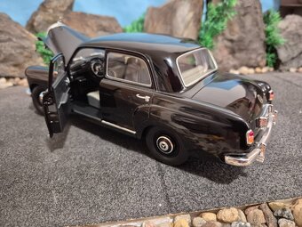 Prodám model 1:18 Mercedes Benz 180D w120 ponton - 6