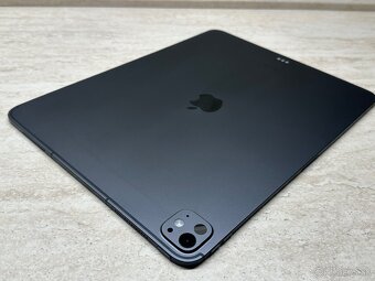 iPad Pro 13 256GB Wi-Fi + Cellular Space Black, 100% batéria - 6