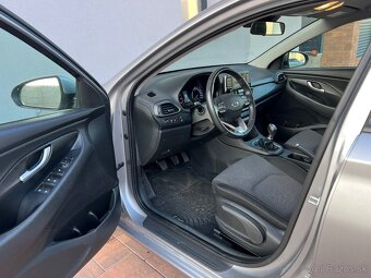 Hyundai i30 Combi 1.5 DPI 80kw r. 2022 - 6