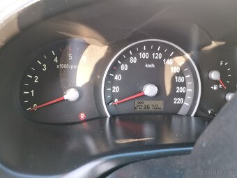 Kia Carnival 2.9CRDI/ACTIVE - 6