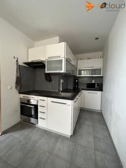 Na predaj 2-izbový byt vo Vrbovom – kompletne zrekonštruovan - 6