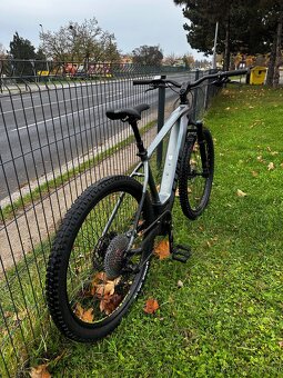 Elektronický Cube reaction hybrid Pro 2022 - 6