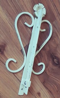 Vintage kovovy vesiak na stenu - 6