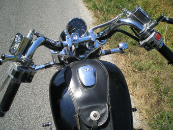 Suzuki Intruder VS 600 - 6