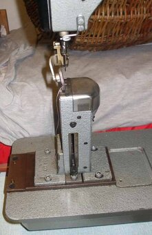 Stĺpový šijací stroj Minerva - 6
