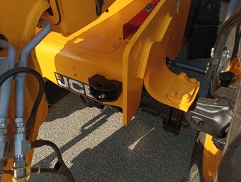 Teleskopický manipulátor JCB 560-80 AGRI XTRA - 6