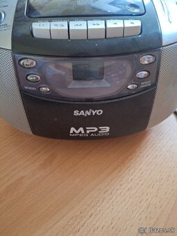 Prenosný CD + Kazetový Rádiomagnetofón PANASONIC - 6