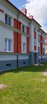 Striekanie farieb na zateplené fasády a brizolity - 6