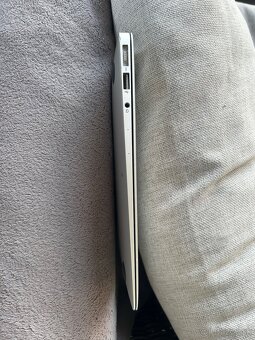 Apple MacBook Air 13” - 6