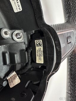 Predám trojramenný multifunkčný volant z Audi A3 8P - 6