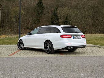 Mercedes-Benz E trieda Kombi 400 4MATIC 3.5 V6 AMG Line - 6