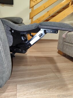 Rozkladacie sivé kreslo - 6