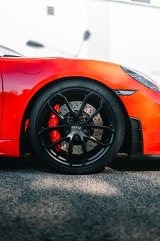Porsche 718 Cayman GT4 - 6