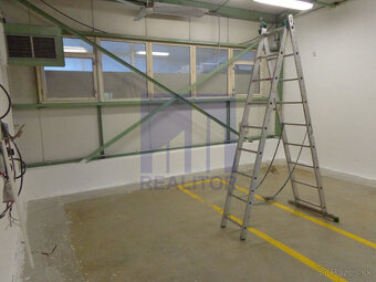 Prenájom - výrobný/skladový priestor 730 m2 Radvaň, Banská - 6