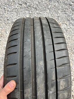 225/40r18 - 6