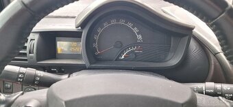 Toyota iQ 1,0 automat CVT max. - 6