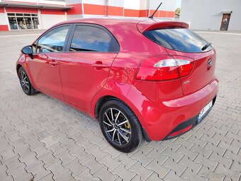 KIA Rio 2013 63kw Hatchback benzín - 6