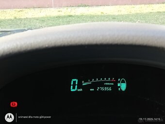 Toyota Yaris 1.0 v top stave - 6