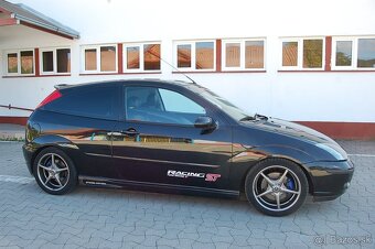 Ford Focus ST 2.0b - 6
